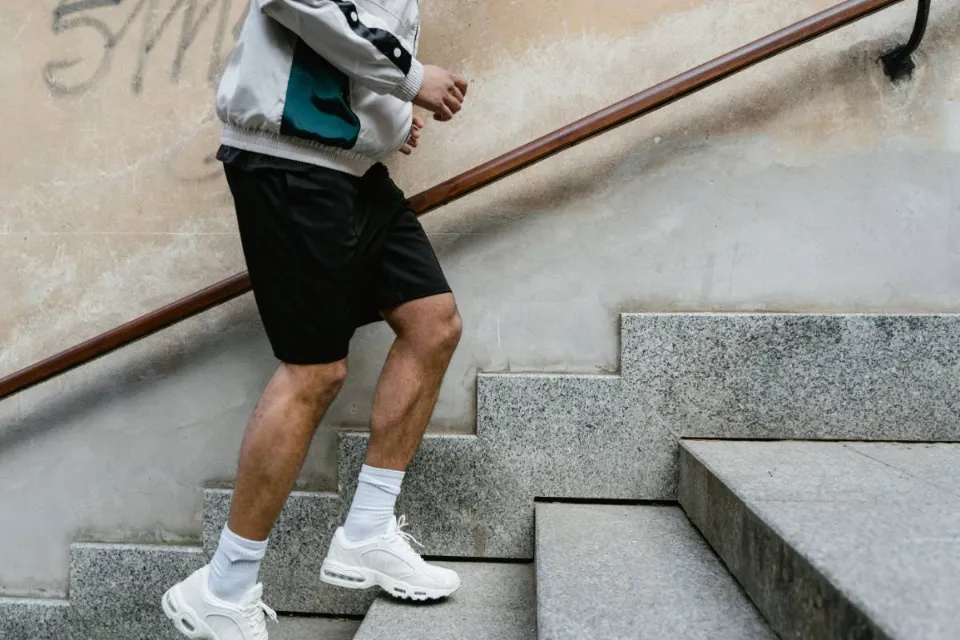 sneakerstyle120.webp